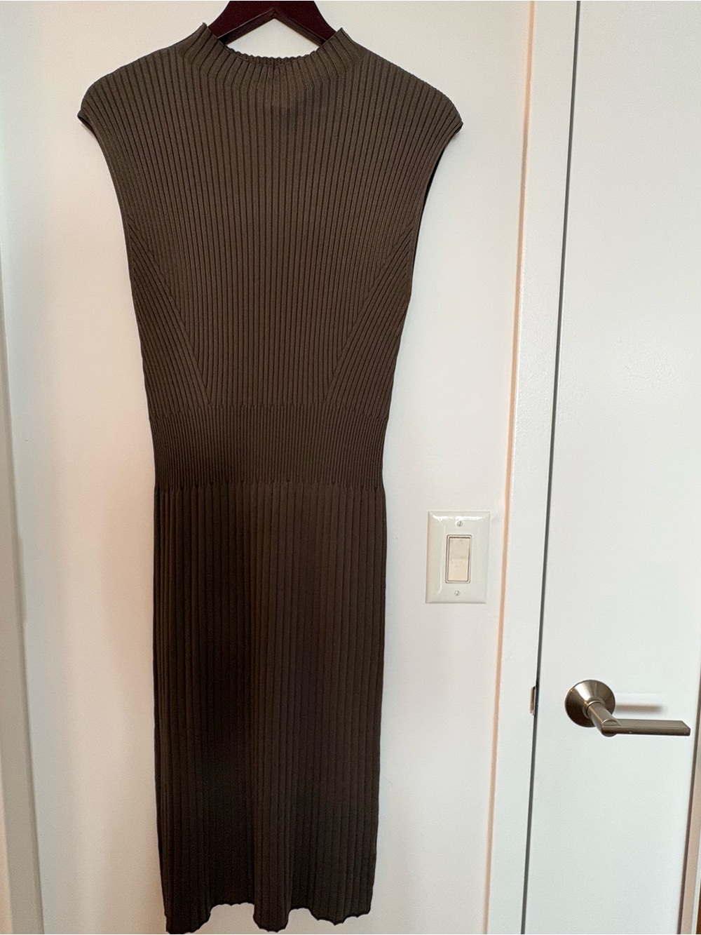 H&M Ribbed Mock Neck Slim Fitting Sleeveless Dress In Olive Green Size L NWOT